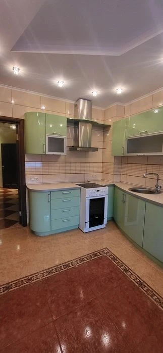 I will sell a 2-room apartment, st. Cadet grove