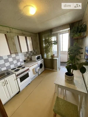Sale of 1-room apartment 39 sq. m. on Akademika Zabolotnogo St. 12