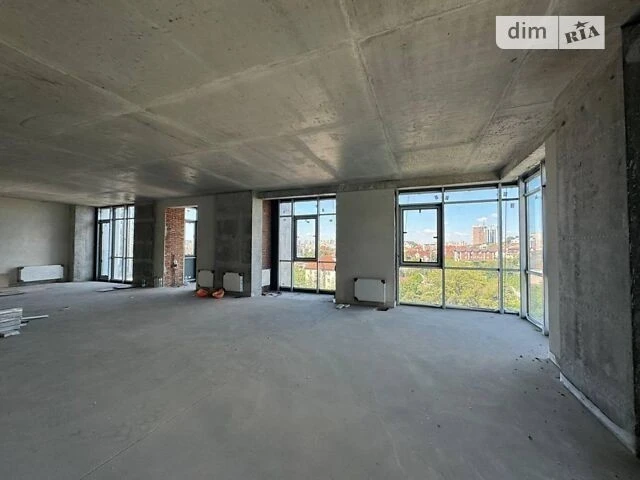 Sale of 3-room apartment 118 sq. m on Andriy Verkhoglyad St. QUEUE