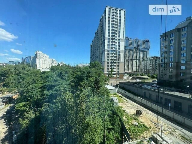 Sale of 3-room apartment 118 sq. m on Andriy Verkhoglyad St. QUEUE