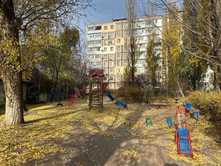 2-room apartment for sale. apartment at the beginning of Slabozhanskogo avenue! maybe-