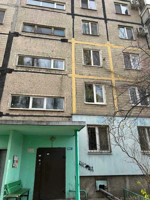 2-room apartment for sale. apartment at the beginning of Slabozhanskogo avenue! maybe-