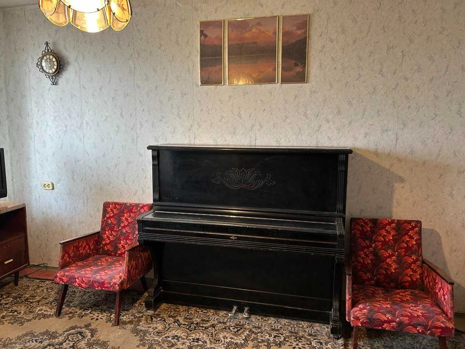 2-room apartment for sale. apartment at the beginning of Slabozhanskogo avenue! maybe-