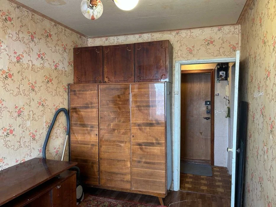 2-room apartment for sale. apartment at the beginning of Slabozhanskogo avenue! maybe-