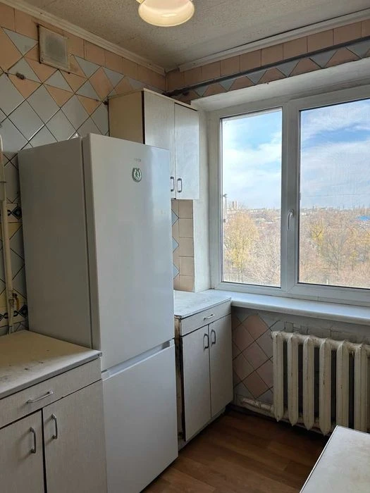 2-room apartment for sale. apartment at the beginning of Slabozhanskogo avenue! maybe-