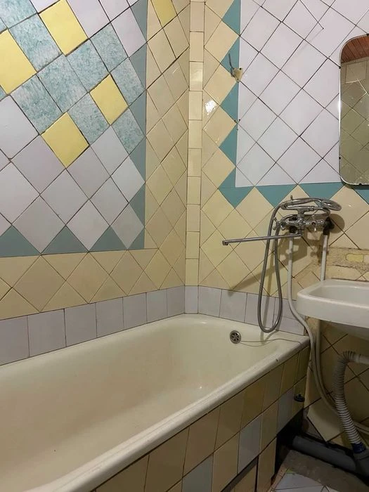 2-room apartment for sale. apartment at the beginning of Slabozhanskogo avenue! maybe-