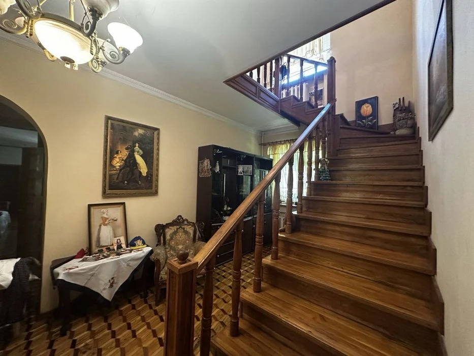 I will sell a brick house in Tsarskoe Selo, 10 acres of land, Park More