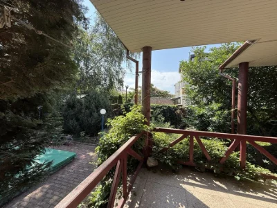 I will sell a brick house in Tsarskoe Selo, 10 acres of land, Park More