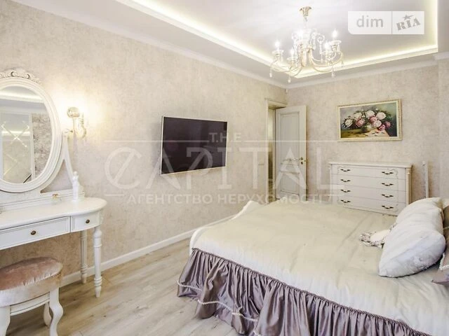 Продаж 3к квартири 160 кв. м на вул. Володимира Наумовича 6