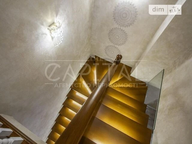 Продаж 3к квартири 160 кв. м на вул. Володимира Наумовича 6