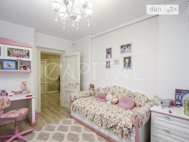 Продаж 3к квартири 160 кв. м на вул. Володимира Наумовича 6