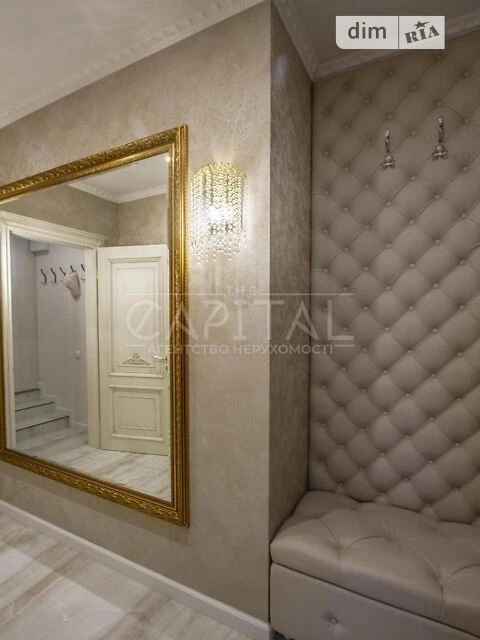 Продаж 3к квартири 160 кв. м на вул. Володимира Наумовича 6