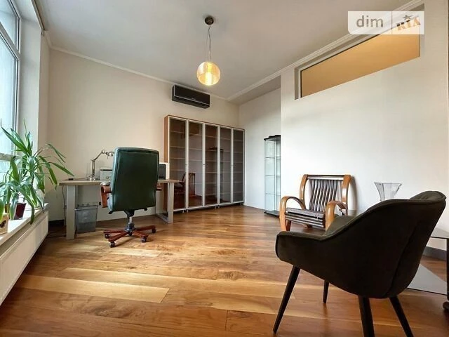 Sale of 4-room apartment 160 sq. m on Andriy Verkhoglyada St. 14 •