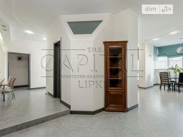 Sale of 4-room apartment 160 sq. m on Andriy Verkhoglyada St. 14 •
