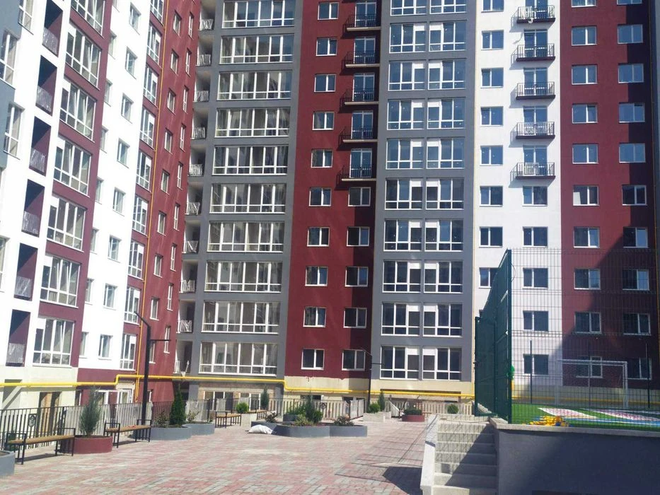 For sale, at a bargain price, 2-room, 65 sq m, apartment, Center, Kn
