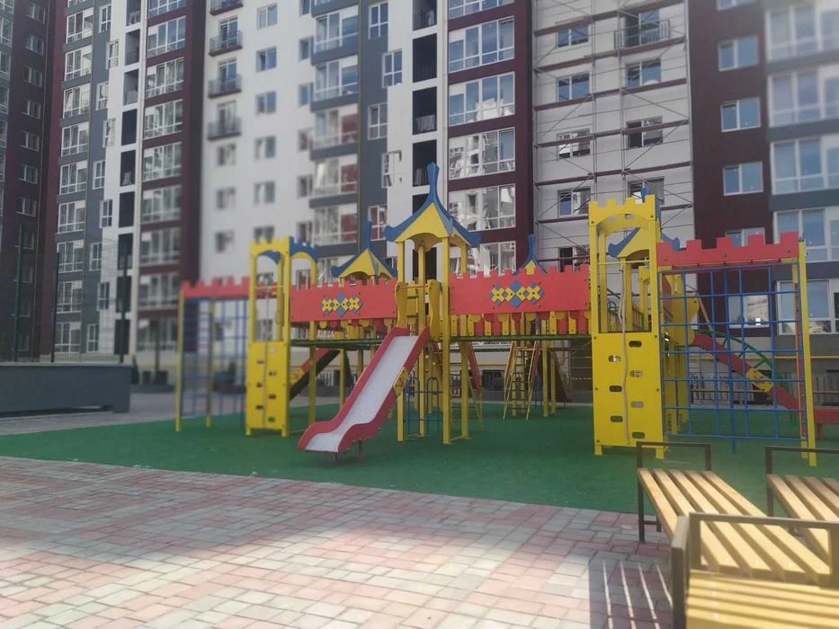 For sale, at a bargain price, 2-room, 65 sq m, apartment, Center, Kn