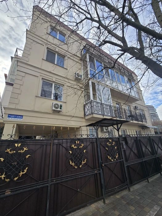 В продаже студия 26.3 м² с балконом. Ул. Константы
