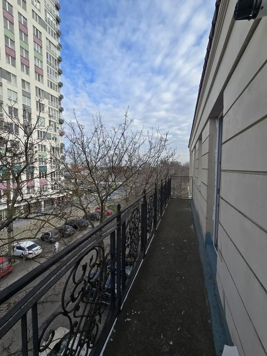 В продаже студия 26.3 м² с балконом. Ул. Константы