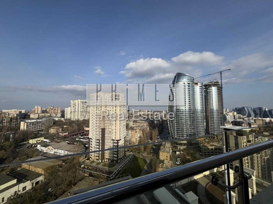 For sale 5k apartment penthouse 262m2 John Paul II 6/1 Bulva