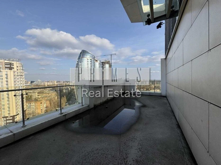 For sale 5k apartment penthouse 262m2 John Paul II 6/1 Bulva