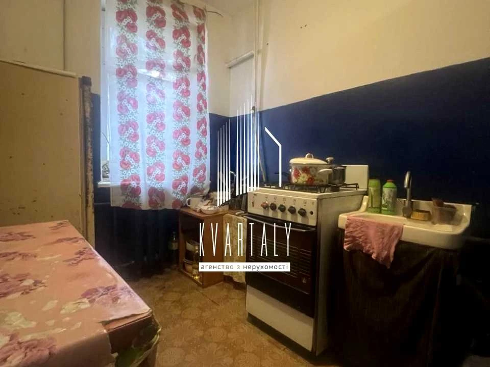 Apartment. Kyiv, Yevhena Kharchenko St. (Lenina)