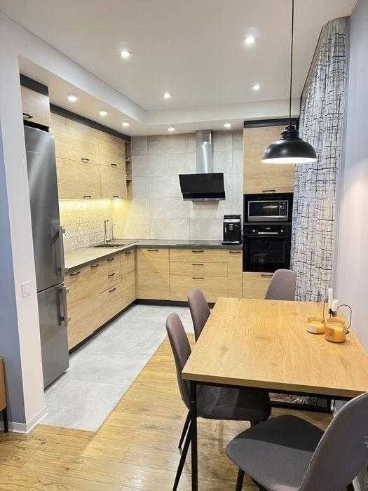 Sale of a 2-room apartment of 77 m², Vyshnyakovskaya Street, 4