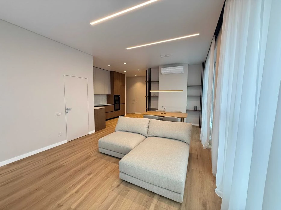 I am selling a 3-room apartment in the Grani residential complex.