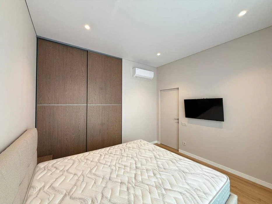 I am selling a 3-room apartment in the Grani residential complex.