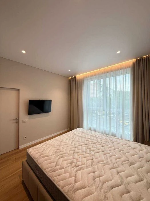 I am selling a 3-room apartment in the Grani residential complex.