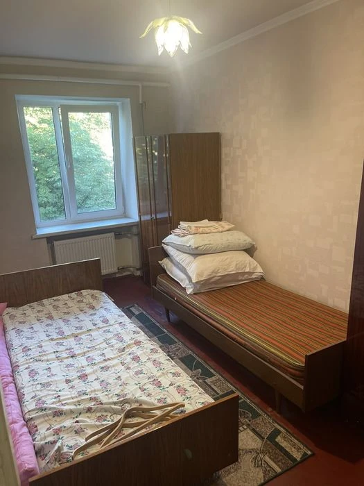 Продам  2комн квартиру А.Поля