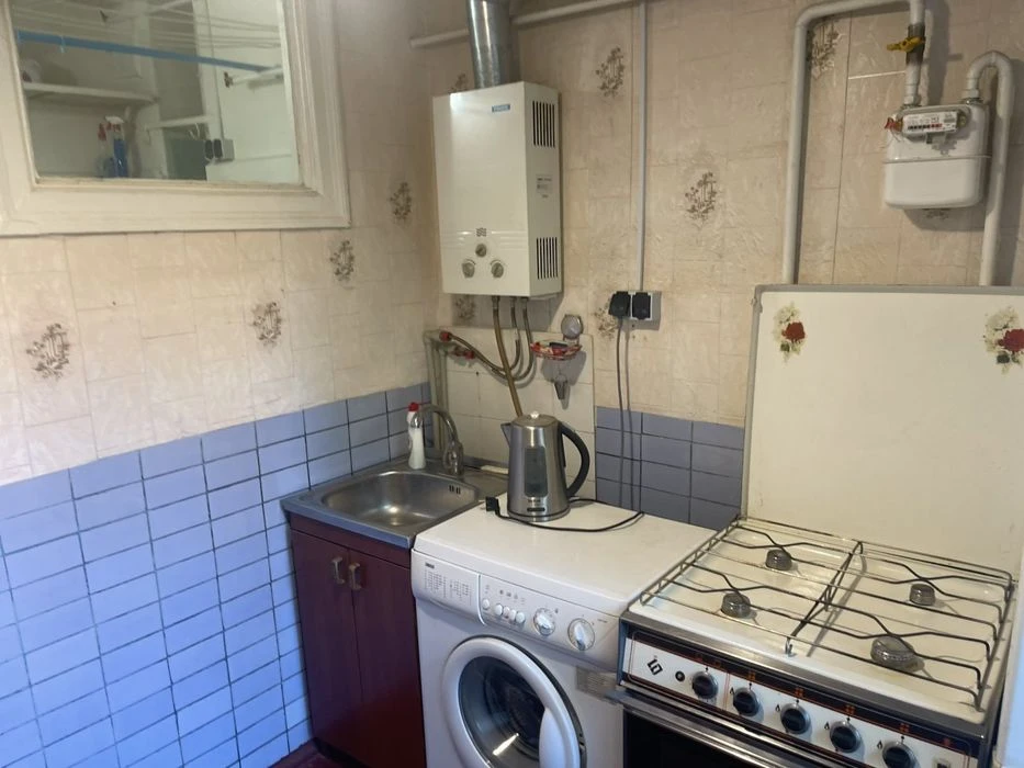 Продам  2комн квартиру А.Поля
