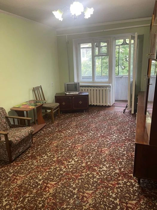 Продам  2комн квартиру А.Поля