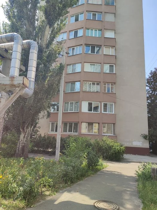 Продам 1 кв-ру на Красном Камне. Прет