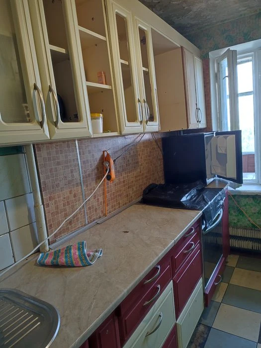 Продам 1 кв-ру на Красном Камне. Прет