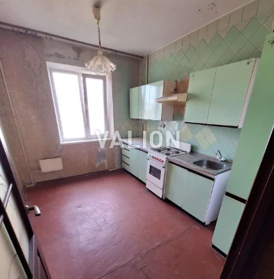 Продаж 3-к квартири вул. Каштанова 8