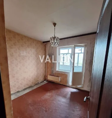 Продаж 3-к квартири вул. Каштанова 8