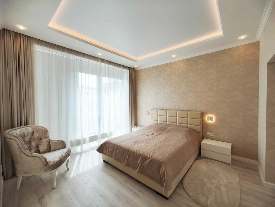 For sale 4-room apartment 150 m2 in the residential complex Avtograf Zhmachenko 28 from the city