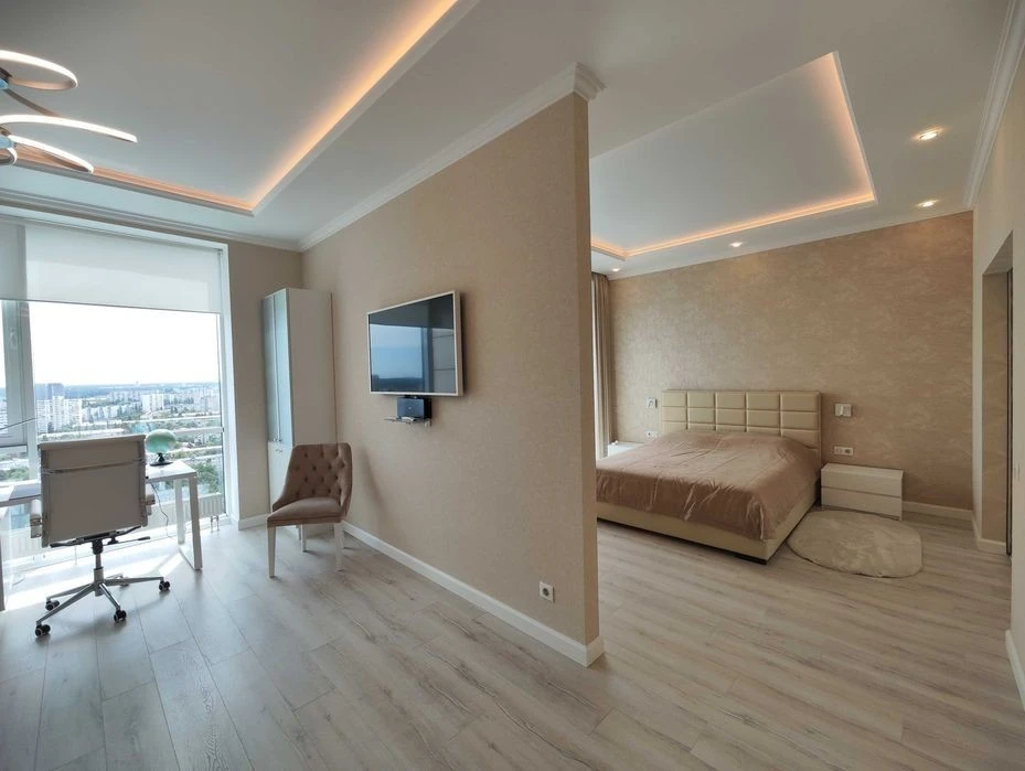 For sale 4-room apartment 150 m2 in the residential complex Avtograf Zhmachenko 28 from the city
