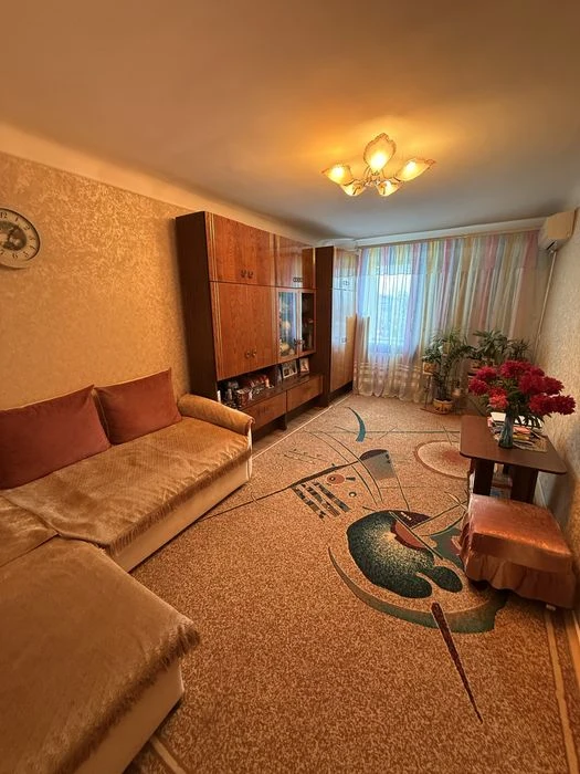 Продам 2х ком квартиру в кирпичном доме!