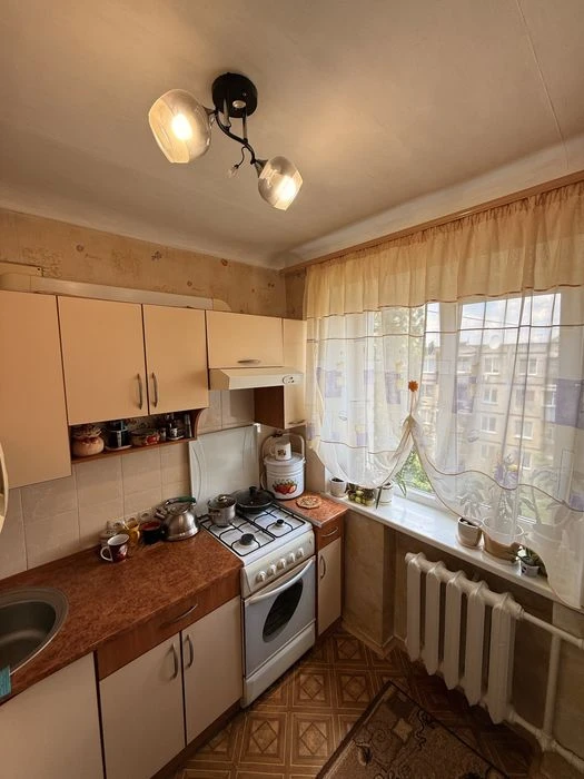 Продам 2х ком квартиру в кирпичном доме!