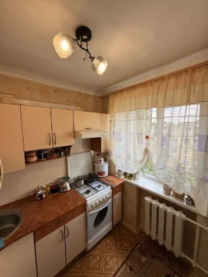 Продам 2х ком квартиру в кирпичном доме!