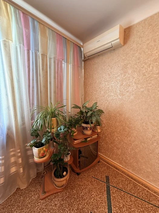 Продам 2х ком квартиру в кирпичном доме!