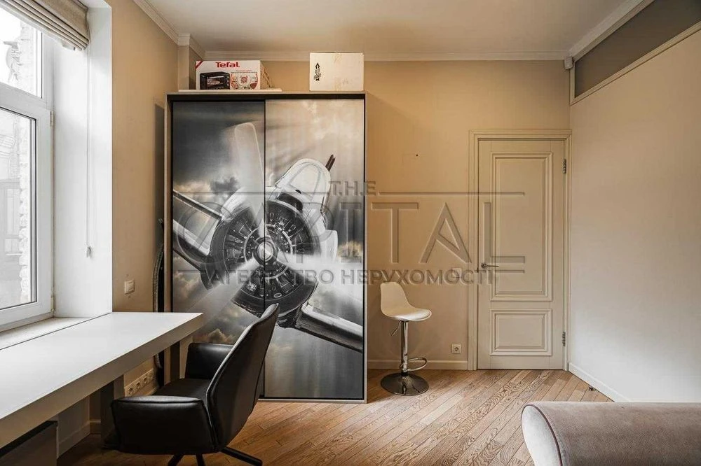 Sale of 3-room apartment with renovation Instytutska Center Pechersk