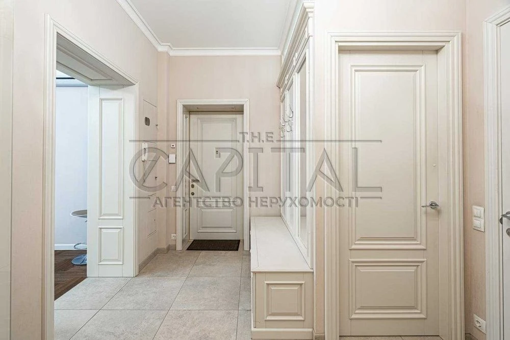 Sale of 3-room apartment with renovation Instytutska Center Pechersk