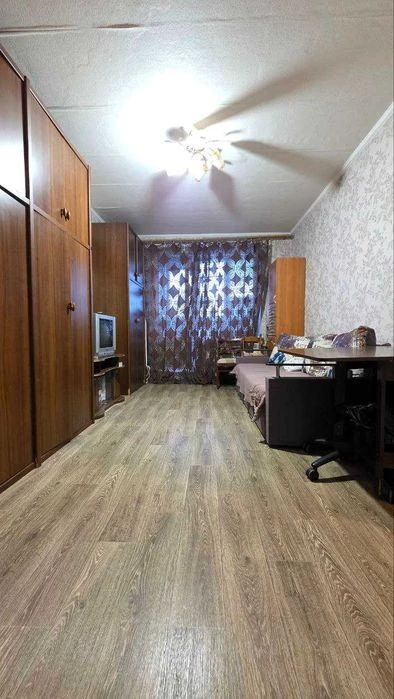 NN S4 Є-Відновлення Продам 1 комнатную Нескорених33,  м-р 53