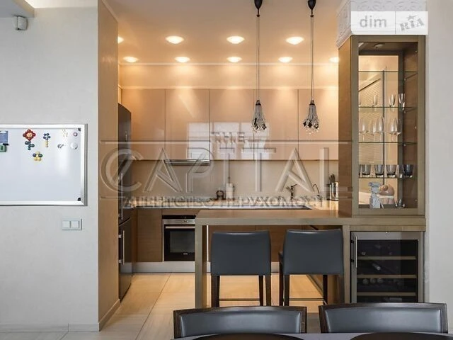 Sale of 4-room apartment 161 sq. m. on Andriy Verkhoglyada St. 3 • I