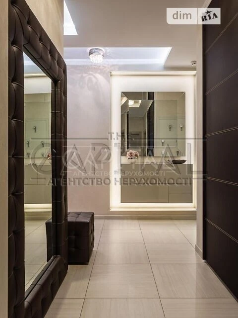 Sale of 4-room apartment 161 sq. m. on Andriy Verkhoglyada St. 3 • I