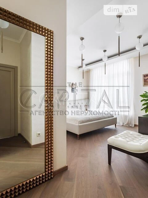 Sale of 4-room apartment 161 sq. m. on Andriy Verkhoglyada St. 3 • I