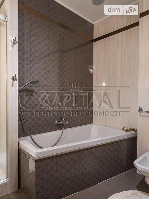 Sale of 4-room apartment 161 sq. m. on Andriy Verkhoglyada St. 3 • I