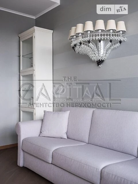 Sale of 4-room apartment 161 sq. m. on Andriy Verkhoglyada St. 3 • I